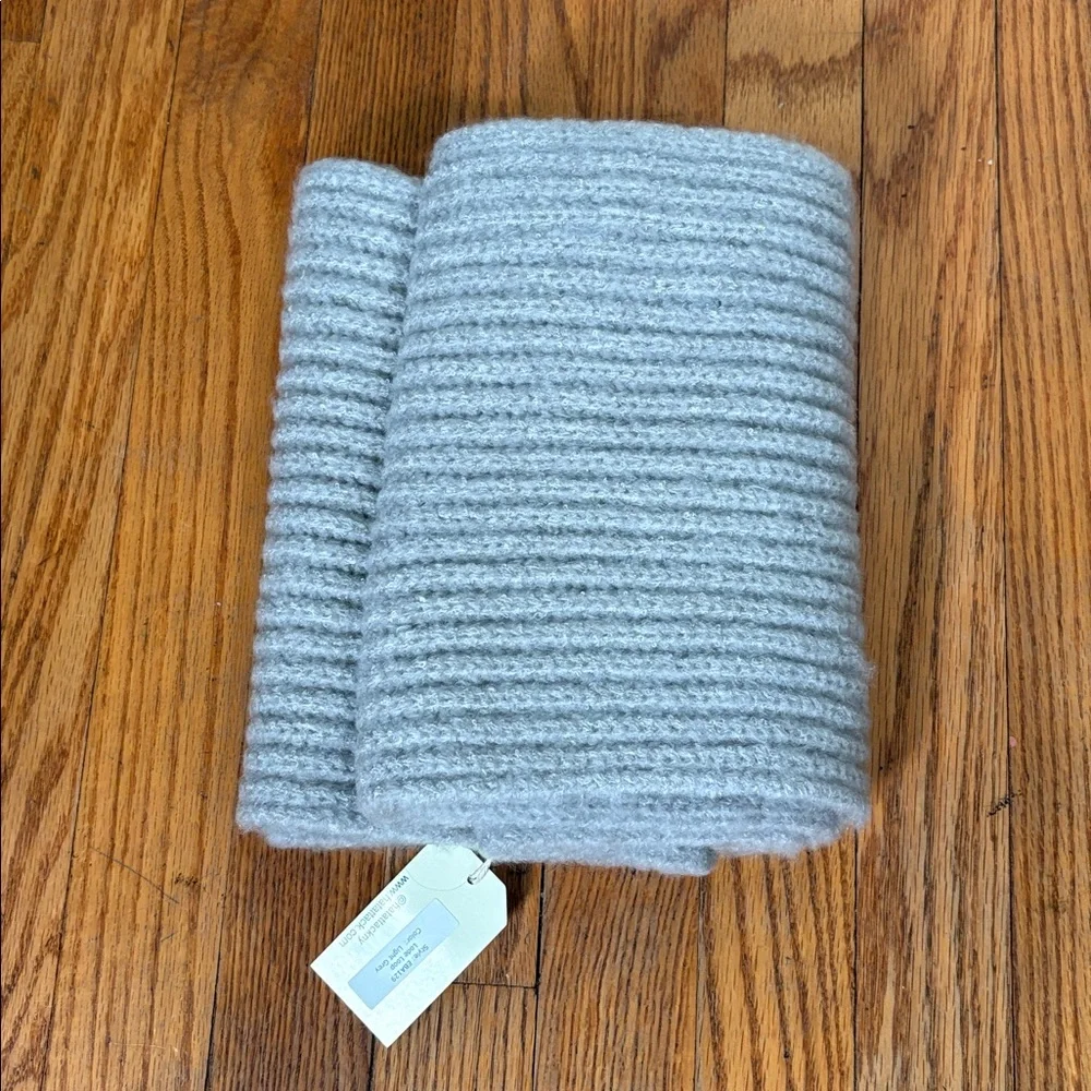 Hat Attack Lodge Loop Scard Knit Grey NWT‎